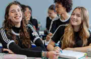 Enem 2025: 195 mil estudantes do Paraná realizam a prova neste domingo